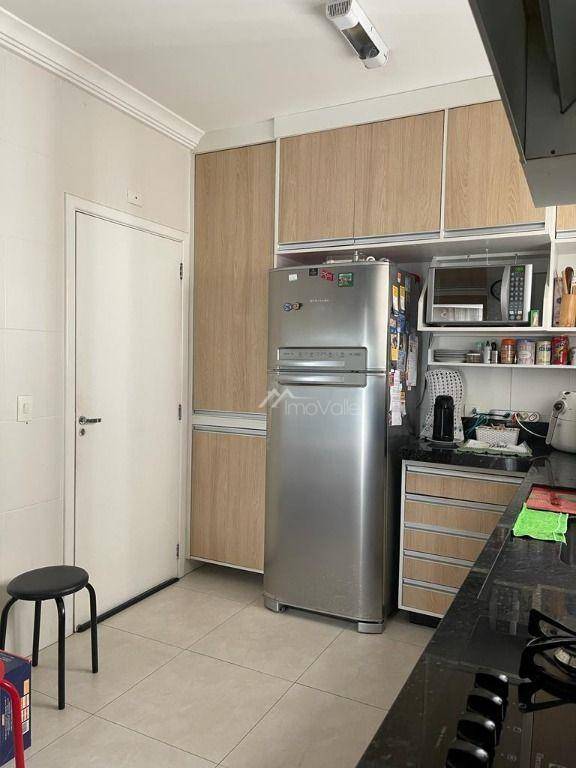 Apartamento à venda com 3 quartos, 133m² - Foto 9