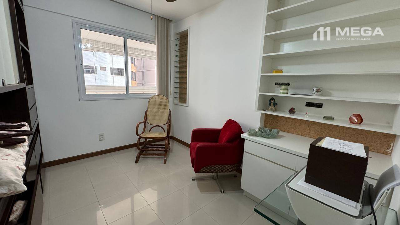 Apartamento à venda com 3 quartos, 156m² - Foto 4