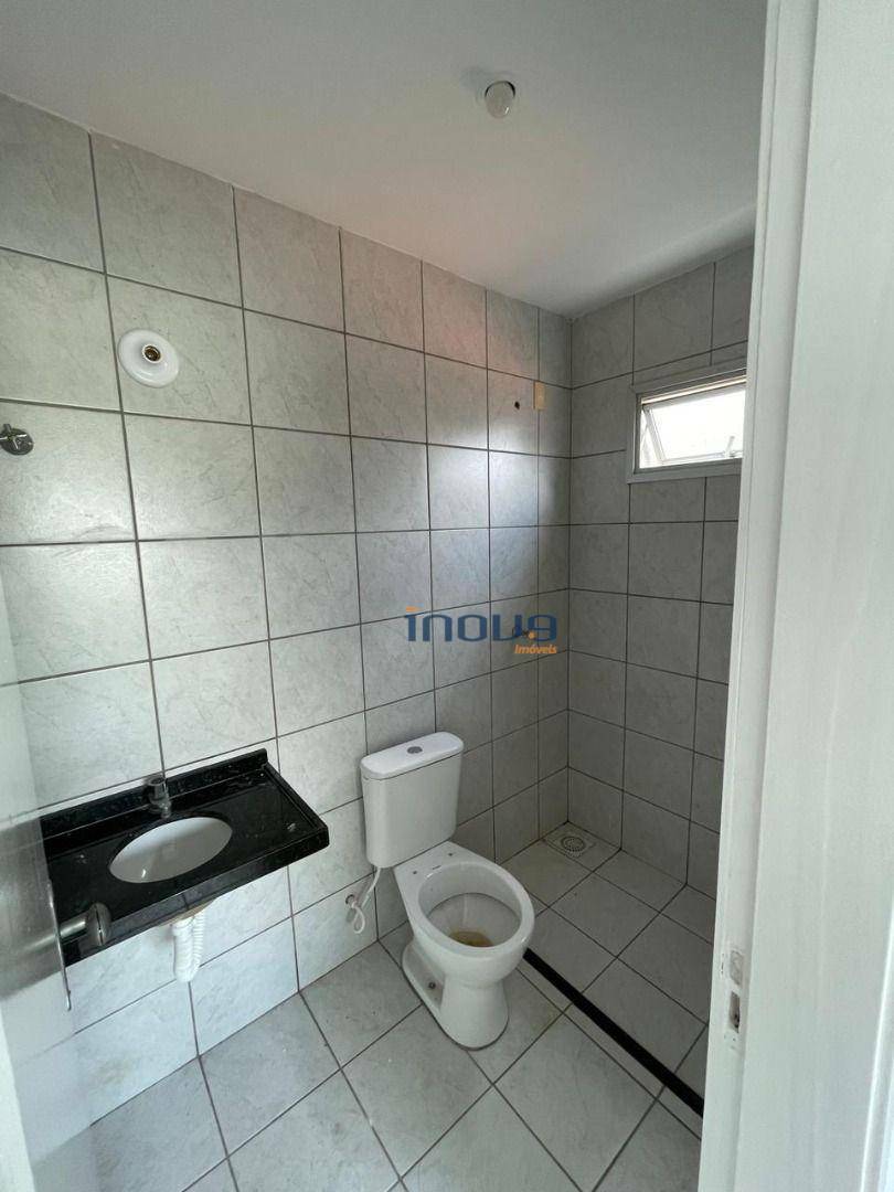 Casa à venda com 2 quartos, 100m² - Foto 2