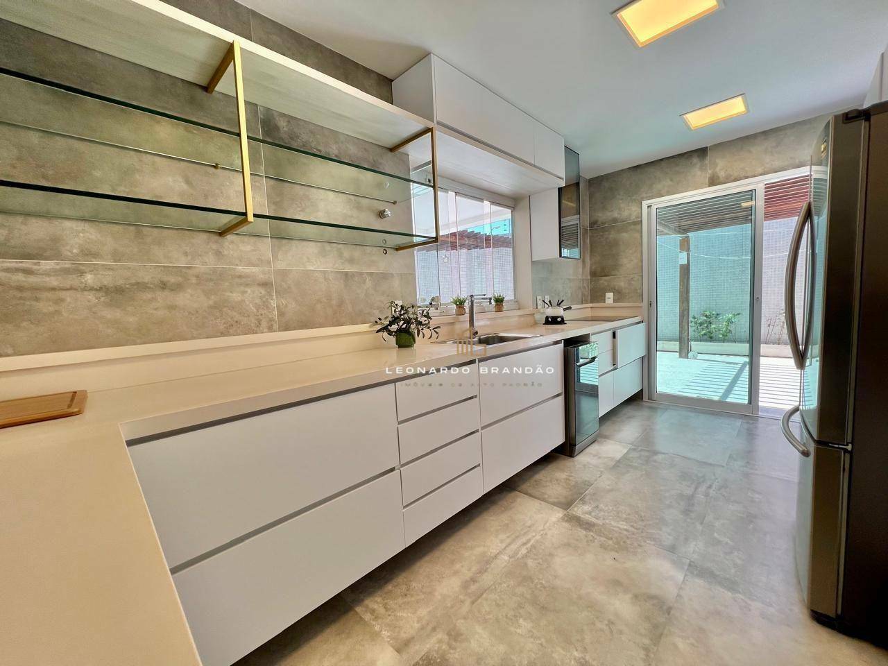 Casa de Condomínio à venda com 4 quartos, 246m² - Foto 8