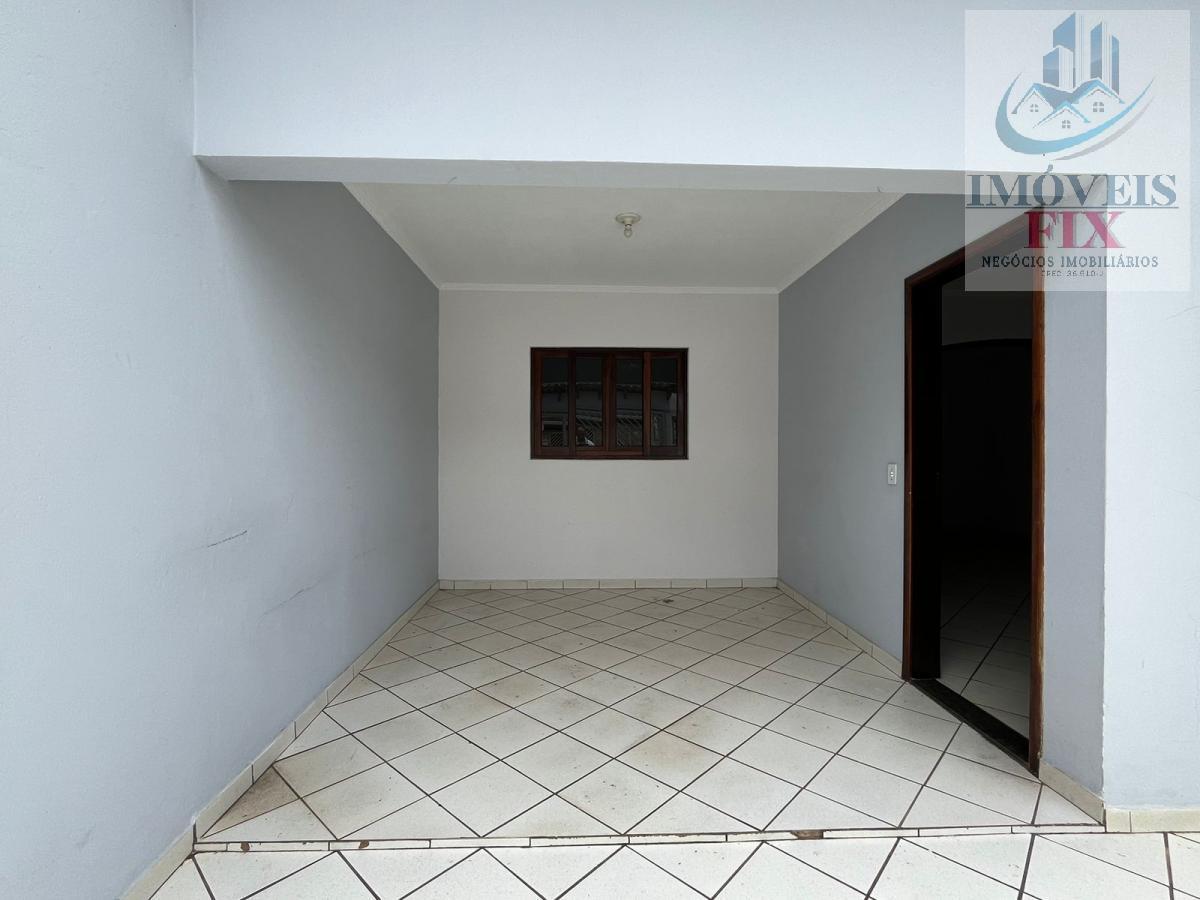 Casa à venda com 3 quartos, 195m² - Foto 4