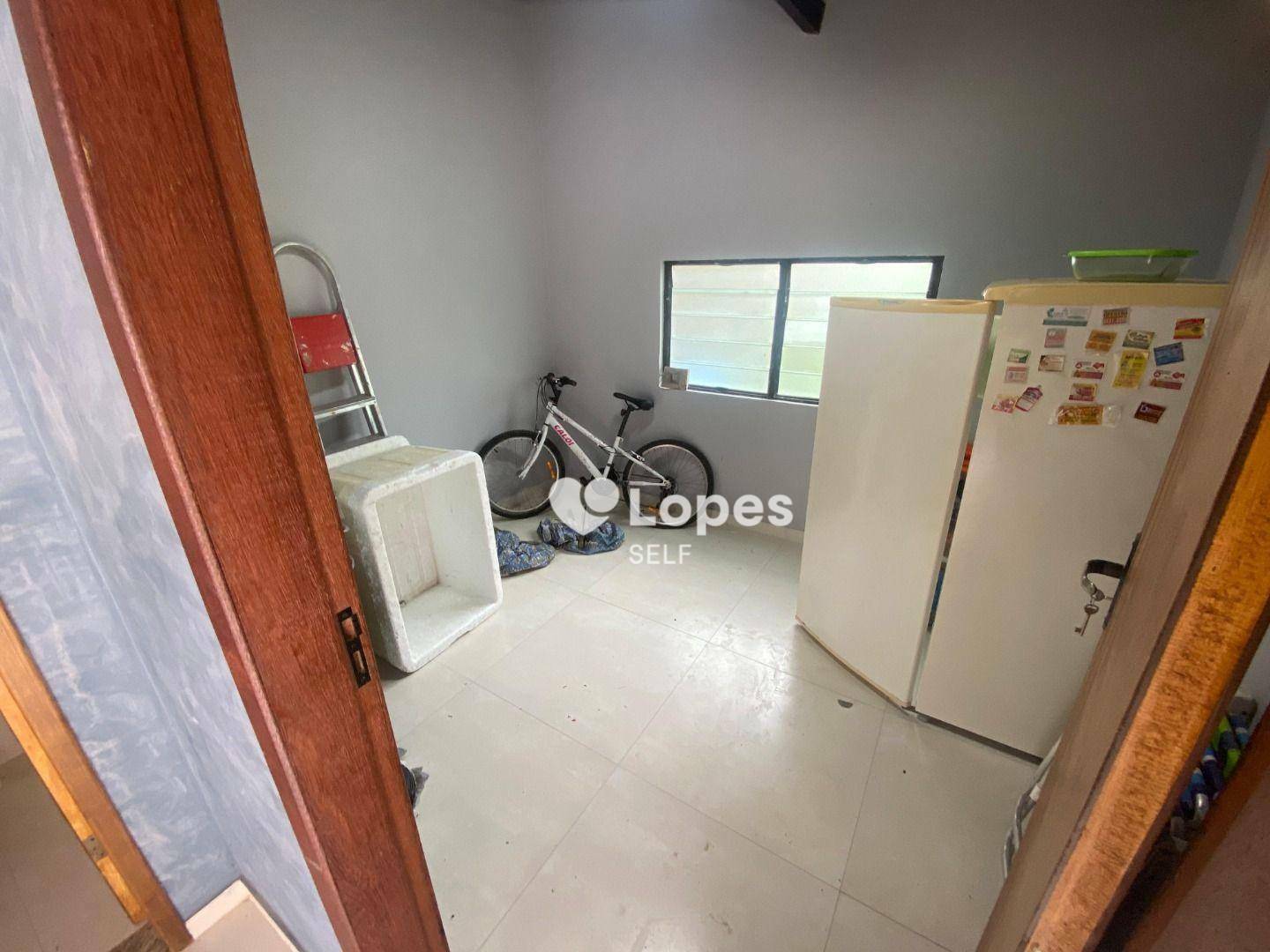 Casa à venda com 4 quartos, 250m² - Foto 11