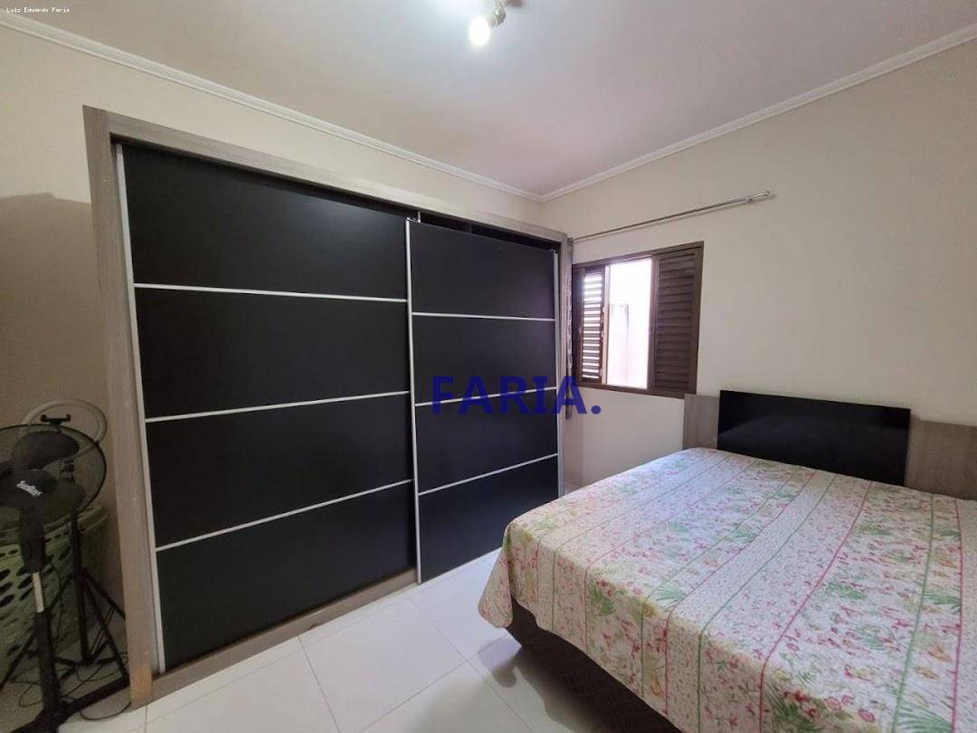 Casa à venda com 2 quartos, 100m² - Foto 10