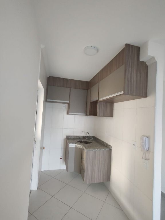 Apartamento para alugar com 2 quartos, 64m² - Foto 4