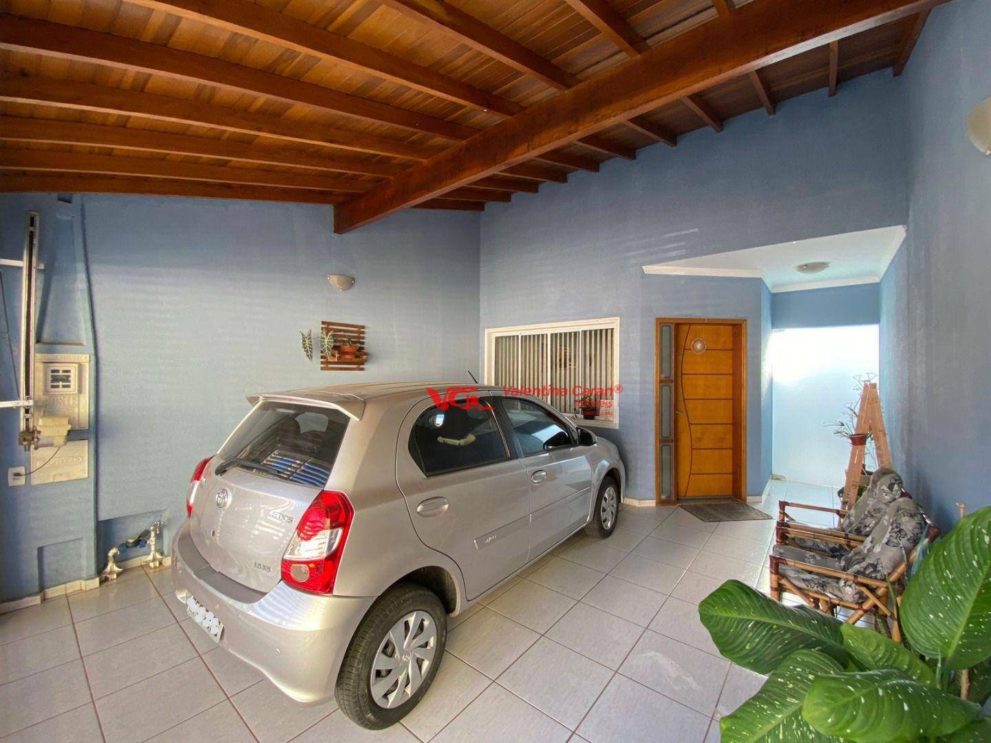 Casa à venda com 3 quartos, 155m² - Foto 1