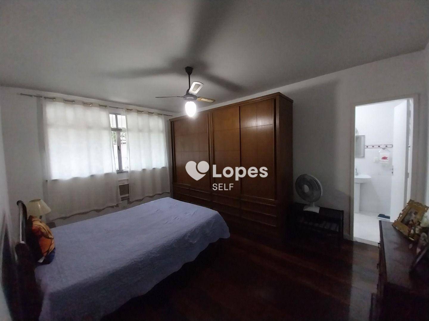 Casa à venda com 6 quartos, 203m² - Foto 14