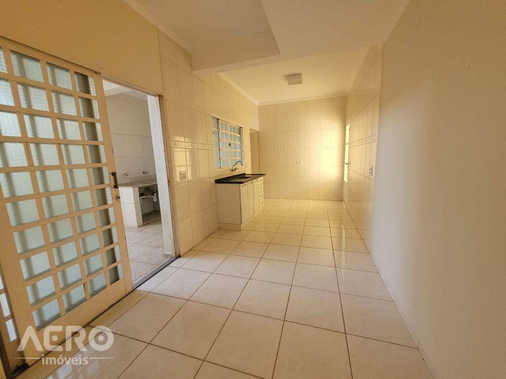 Casa à venda com 4 quartos, 170m² - Foto 17