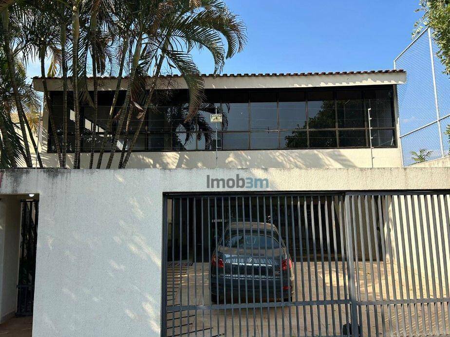 Casa, 4 quartos, 600 m² - Foto 1