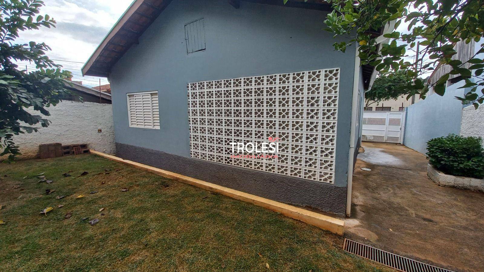 Casa à venda com 2 quartos, 71m² - Foto 1