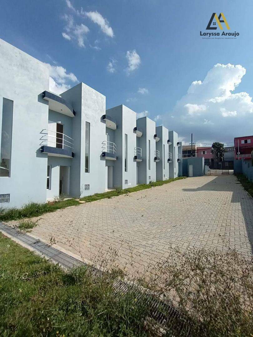 Sobrado à venda com 2 quartos, 60m² - Foto 1