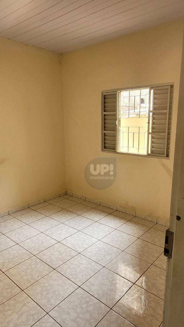 Casa à venda com 2 quartos, 62m² - Foto 4