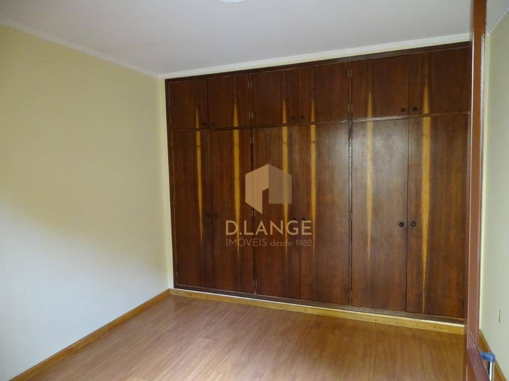 Casa à venda com 3 quartos, 237m² - Foto 10