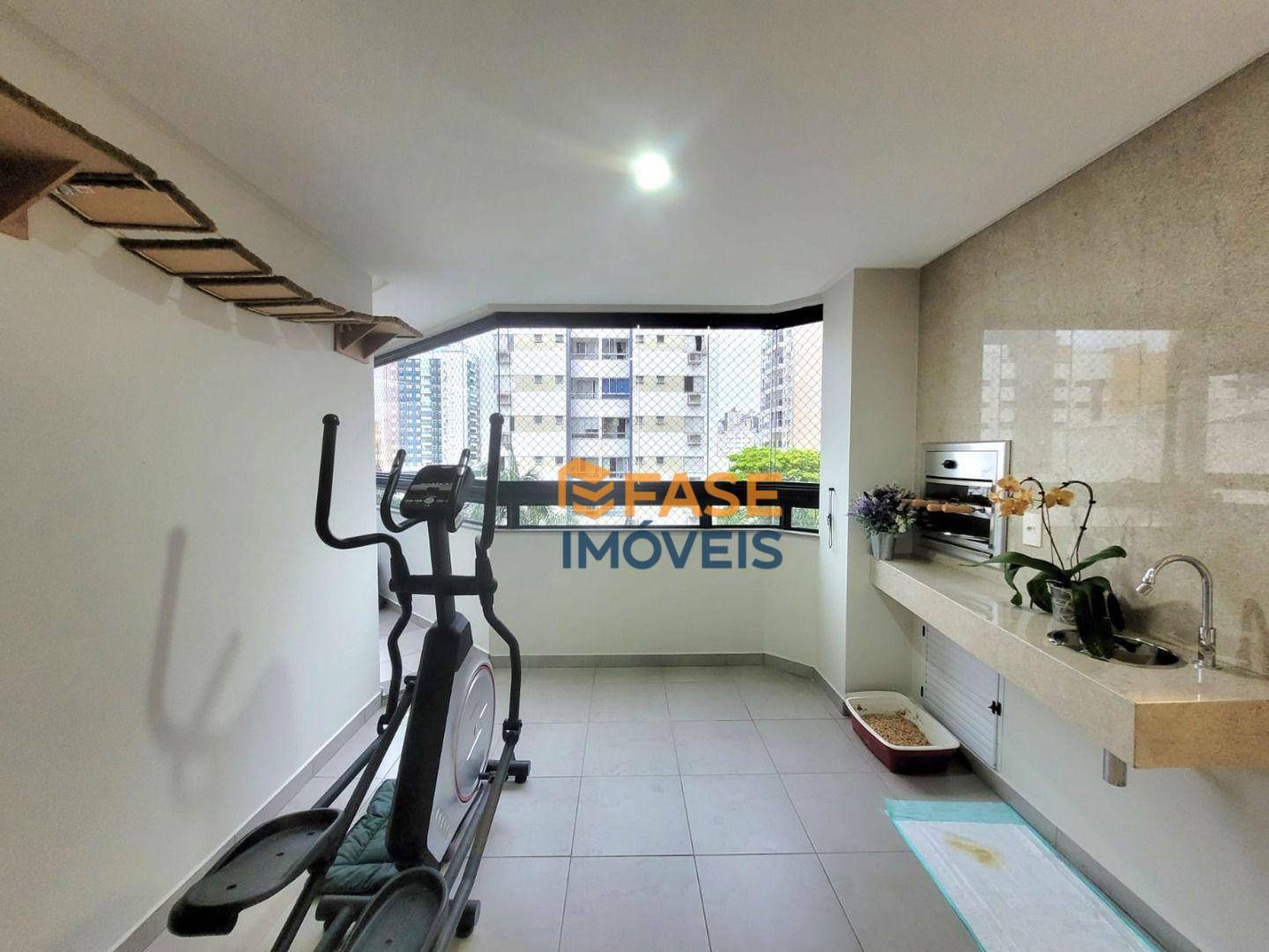 Apartamento à venda com 4 quartos, 157m² - Foto 20