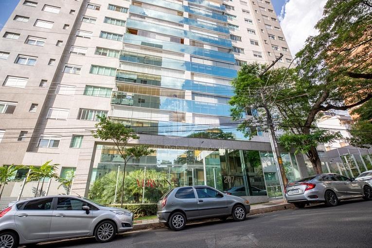 Apartamento à venda com 4 quartos, 217m² - Foto 2