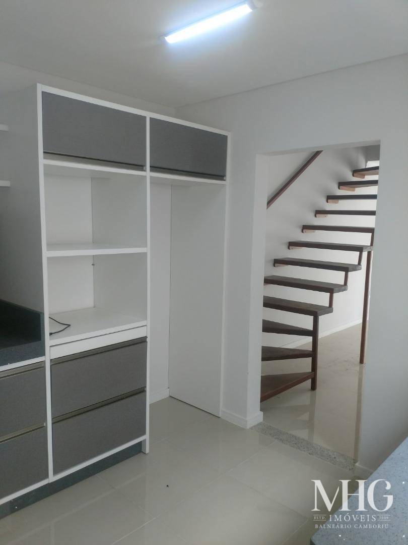 Casa à venda com 2 quartos, 100m² - Foto 11