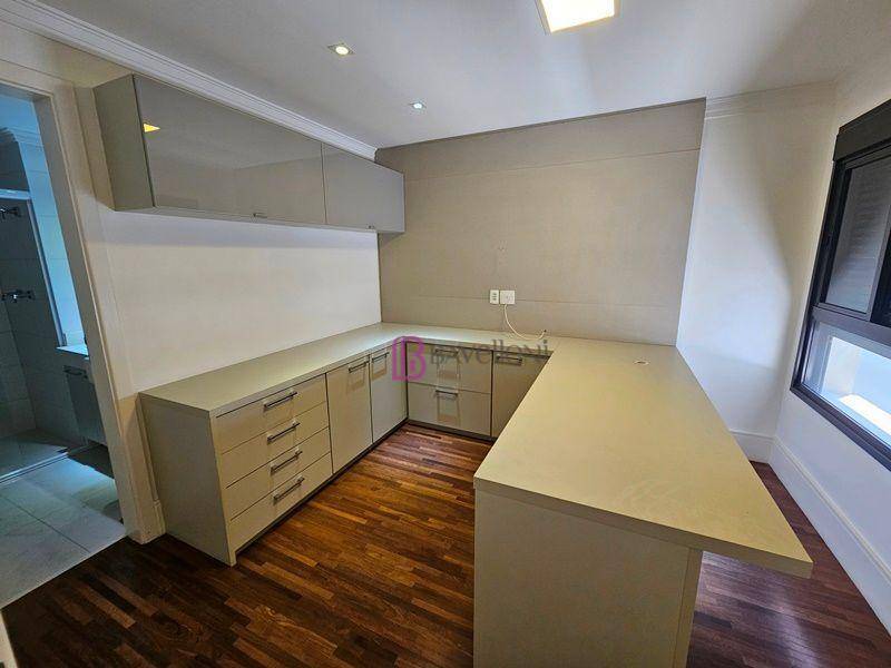 Apartamento à venda com 3 quartos, 150m² - Foto 11