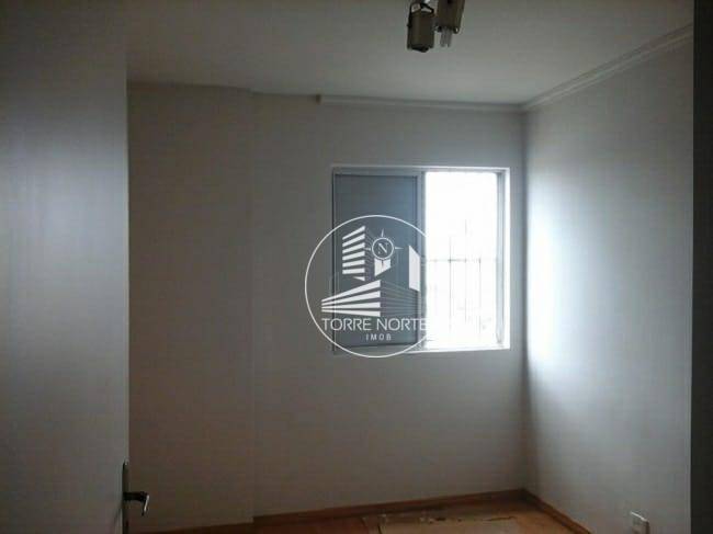 Apartamento à venda com 3 quartos, 68m² - Foto 2