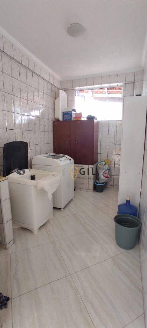 Sobrado à venda com 3 quartos, 240m² - Foto 22