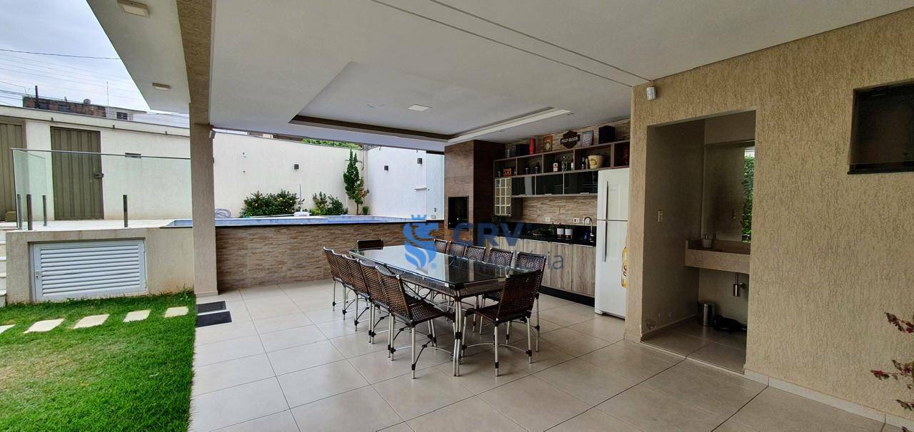 Casa à venda e aluguel com 3 quartos, 205m² - Foto 2