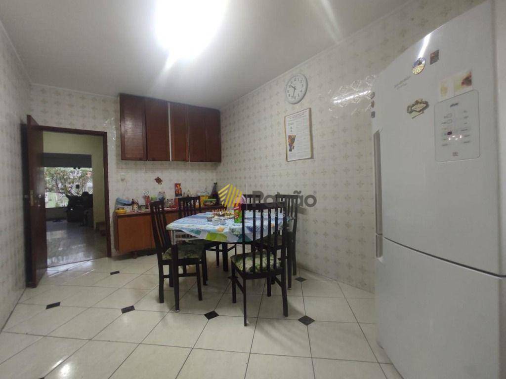 Sobrado à venda com 3 quartos, 237m² - Foto 8