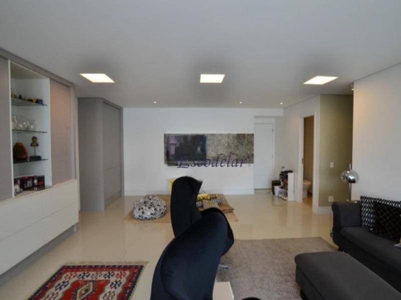 Apartamento à venda com 3 quartos, 138m² - Foto 6