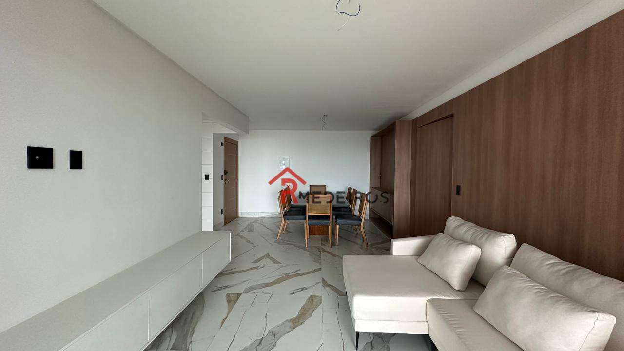 Apartamento à venda com 3 quartos, 126m² - Foto 7