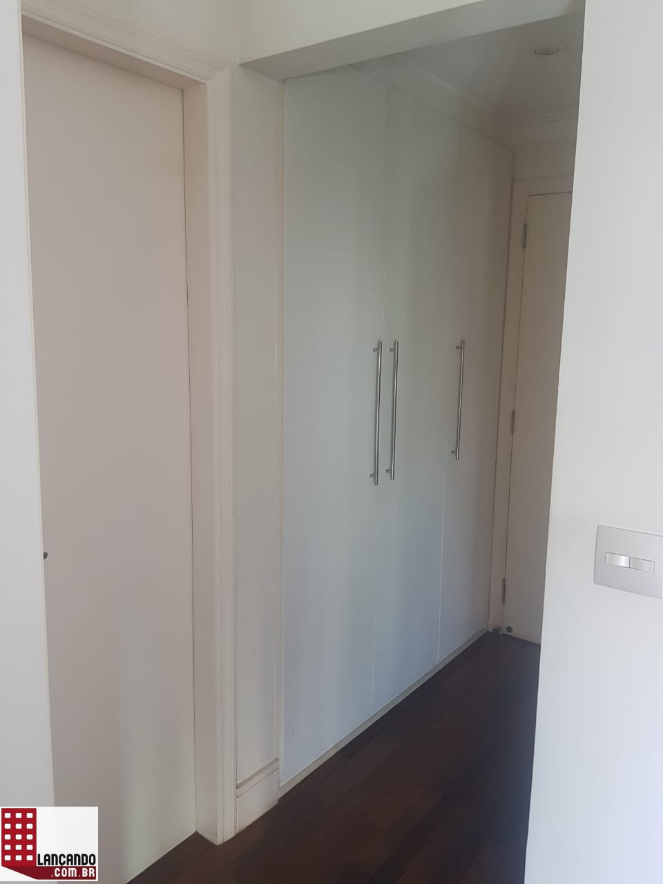 Apartamento à venda com 3 quartos, 130m² - Foto 2