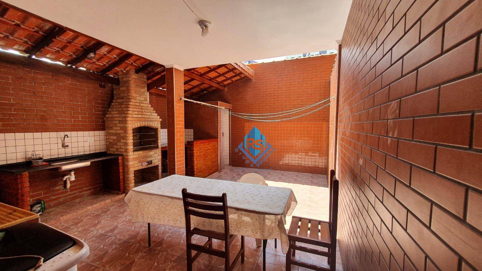 Sobrado à venda com 3 quartos, 200m² - Foto 1