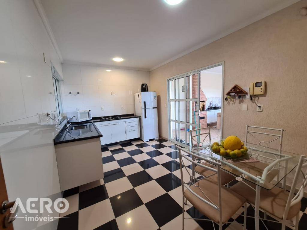 Casa à venda com 3 quartos, 275m² - Foto 15