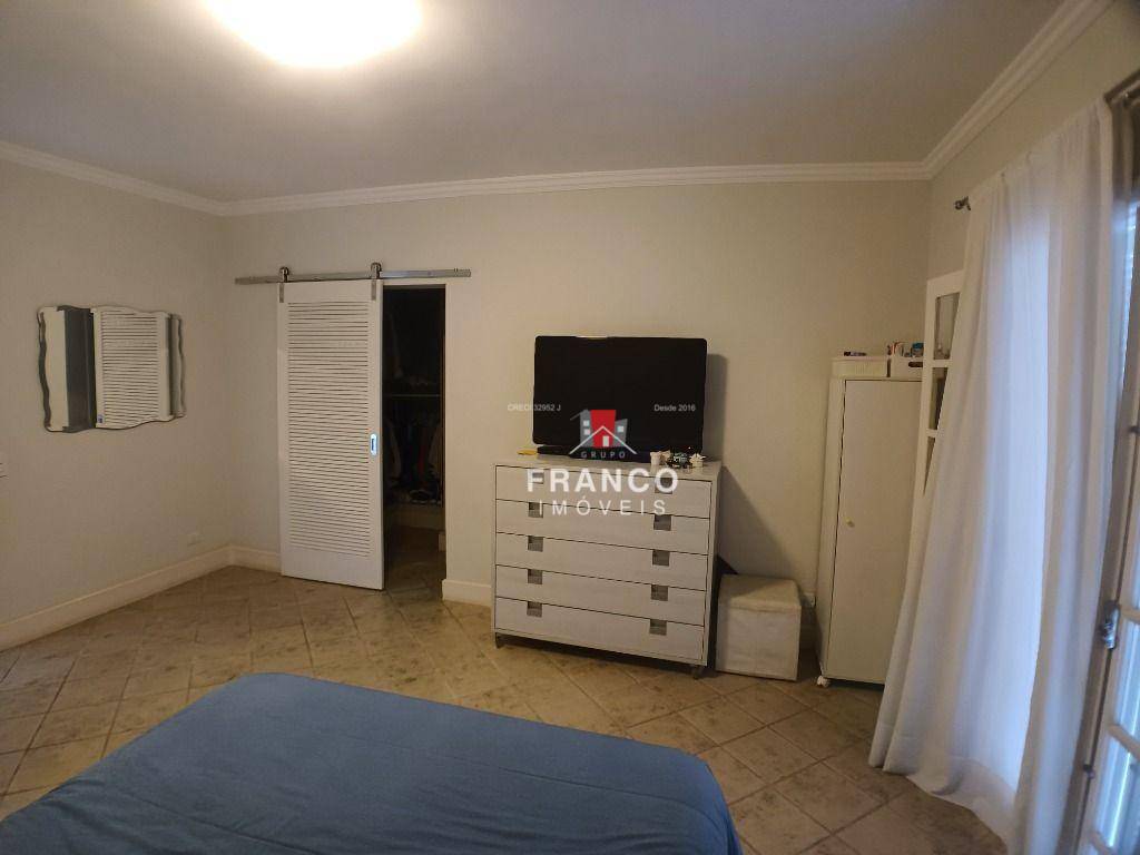 Casa de Condomínio à venda com 3 quartos, 220m² - Foto 35