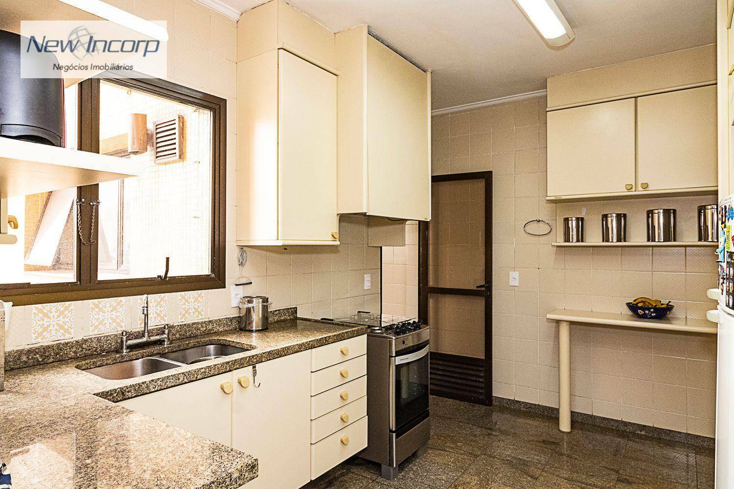 Apartamento à venda com 4 quartos, 188m² - Foto 10