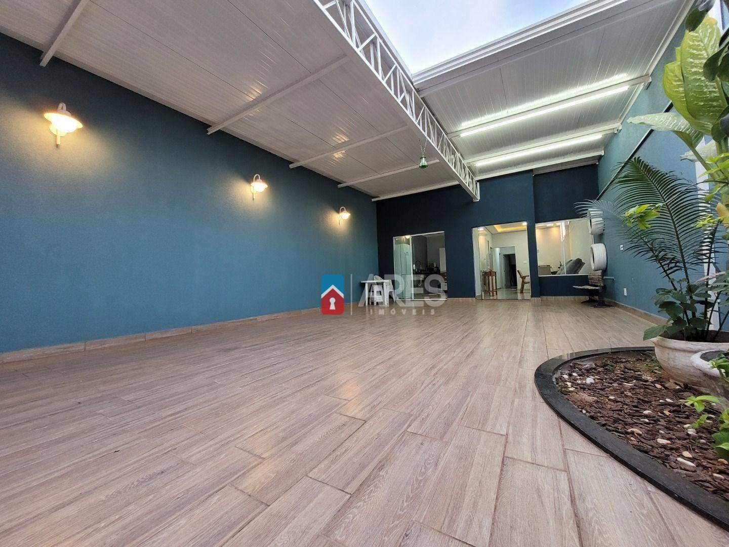 Casa à venda com 2 quartos, 156m² - Foto 2