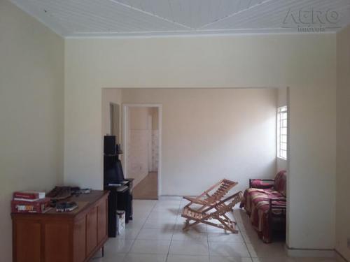 Casa à venda com 3 quartos, 180m² - Foto 1