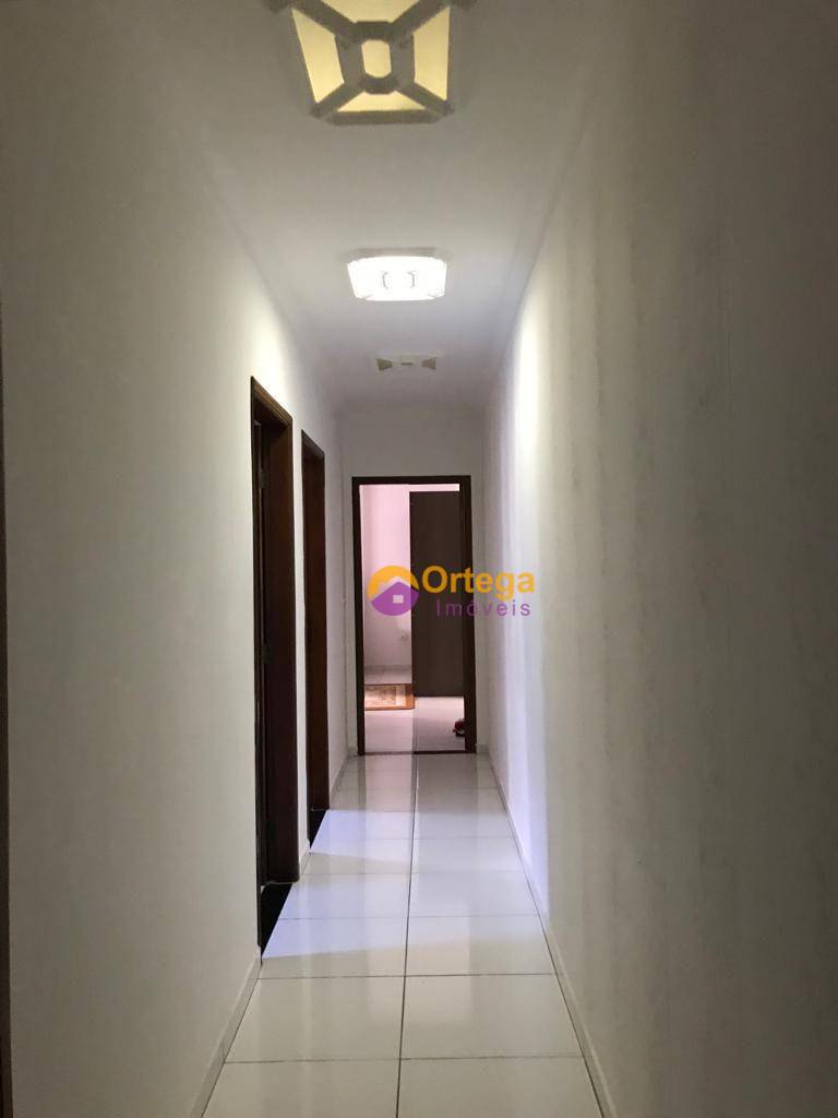 Casa à venda com 3 quartos, 180m² - Foto 12