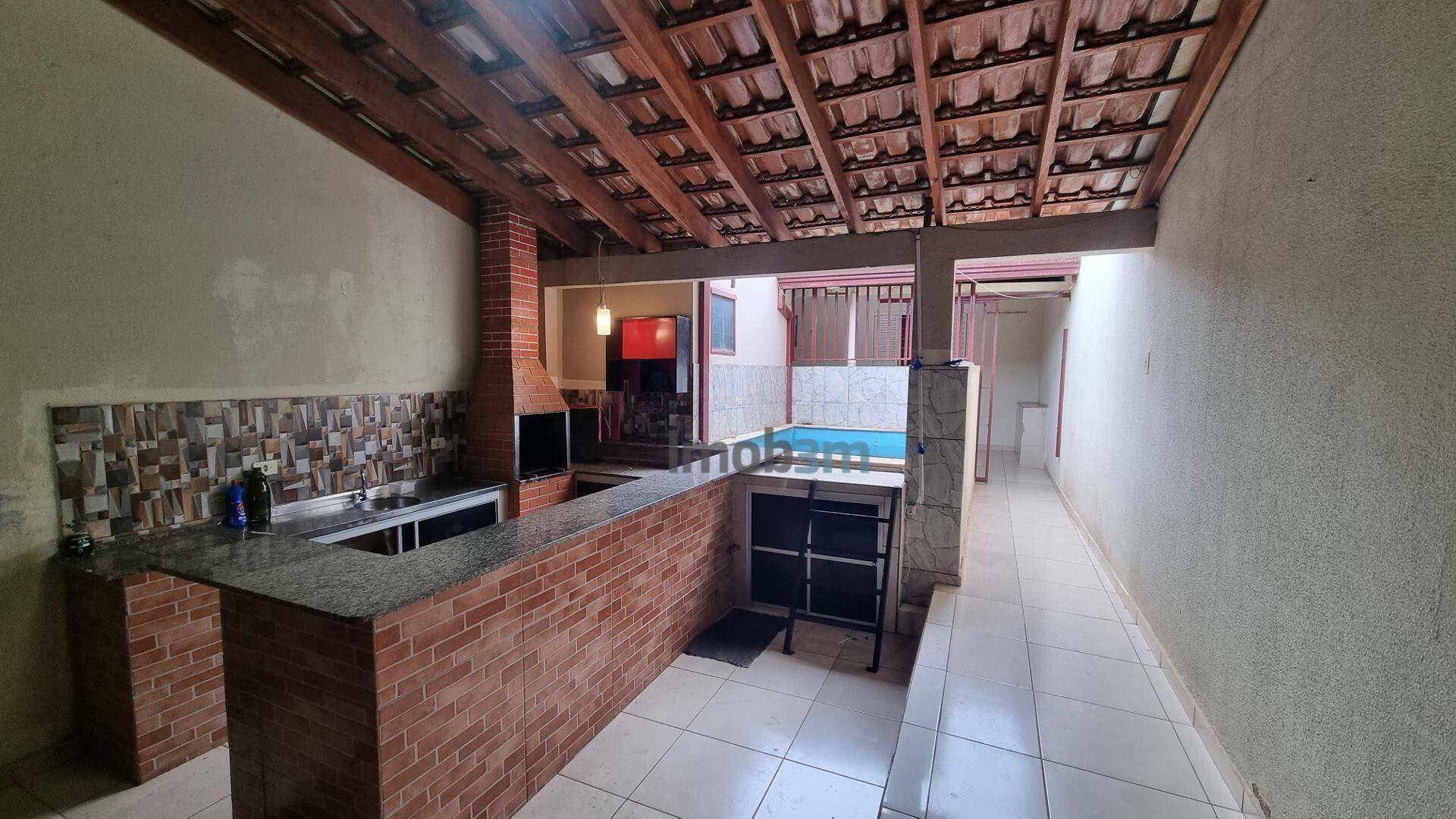 Casa à venda com 2 quartos, 118m² - Foto 1