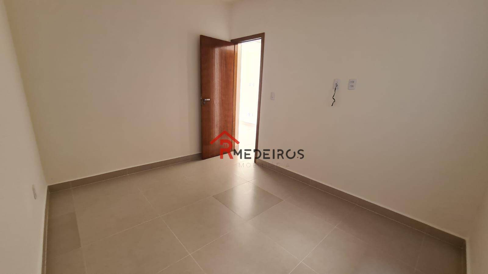 Casa à venda com 2 quartos, 45m² - Foto 12