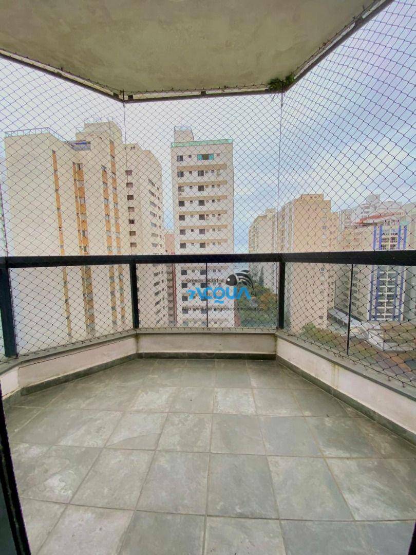 Apartamento à venda com 3 quartos, 150m² - Foto 4