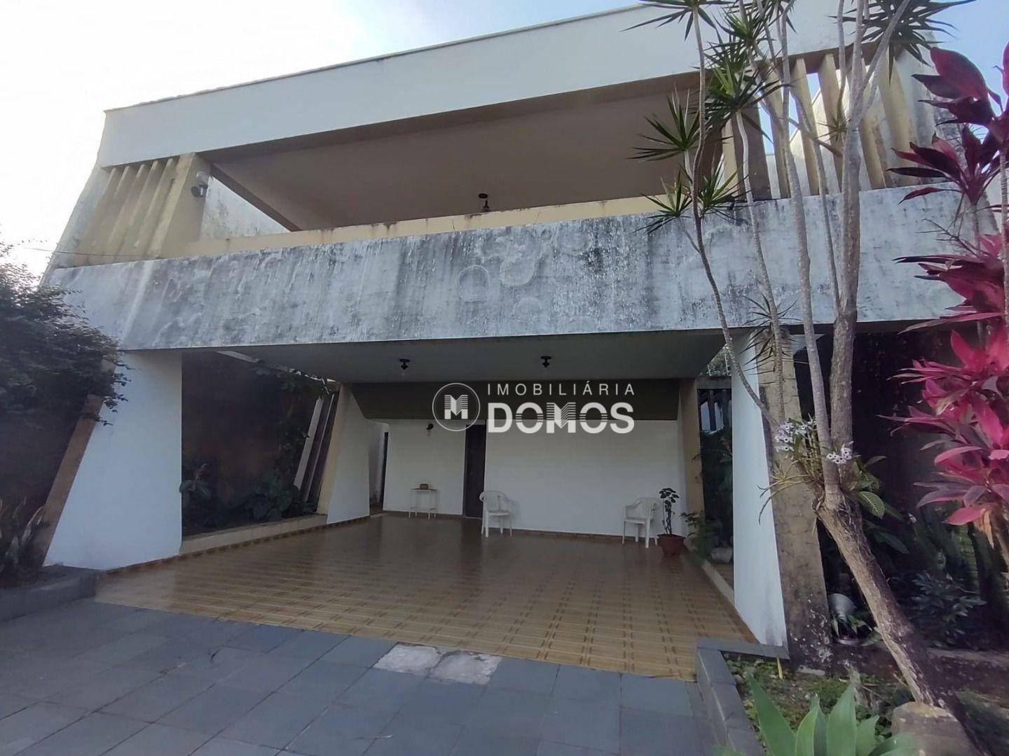 Casa à venda com 4 quartos, 278m² - Foto 1