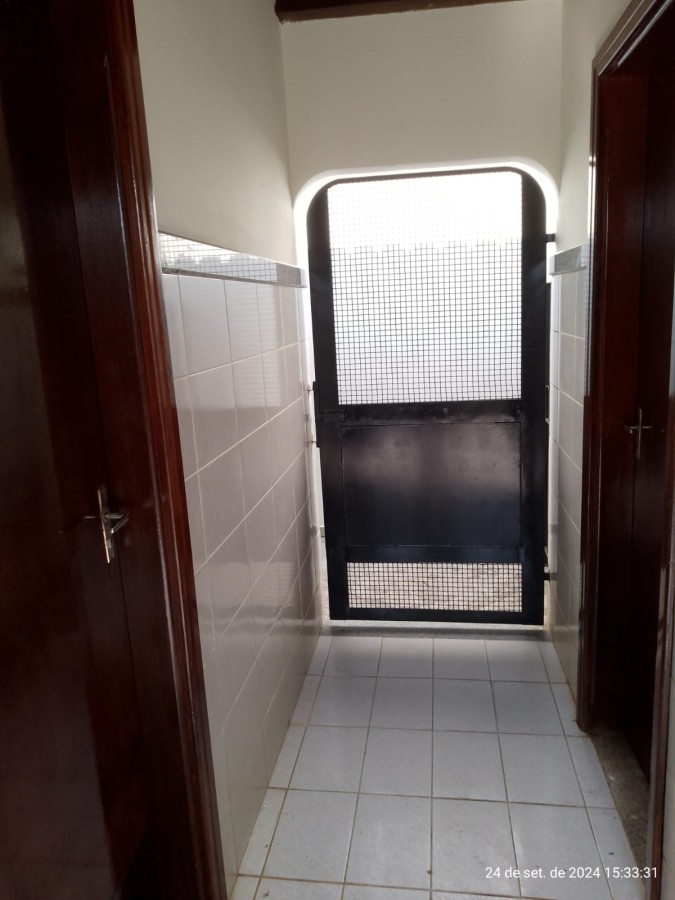 Casa à venda com 3 quartos, 300m² - Foto 7