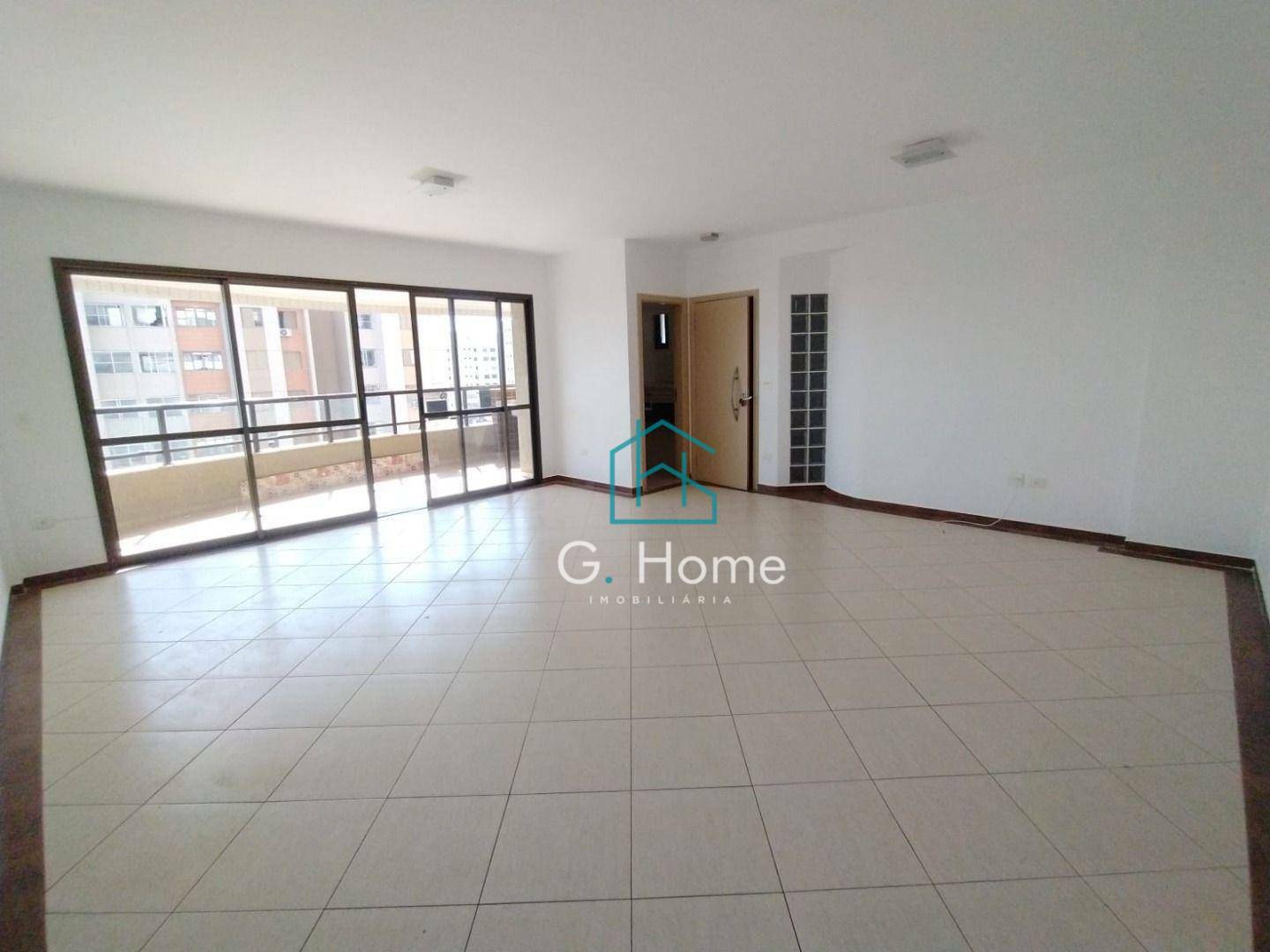 Apartamento à venda com 3 quartos, 179m² - Foto 2