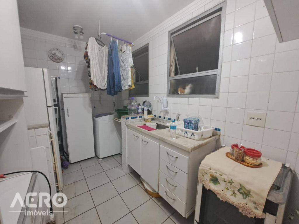 Apartamento à venda com 2 quartos, 58m² - Foto 4