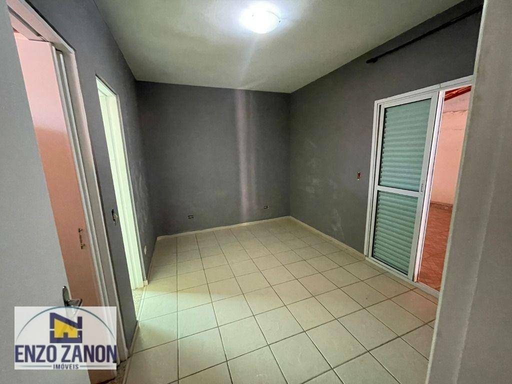 Sobrado à venda com 4 quartos, 200m² - Foto 11