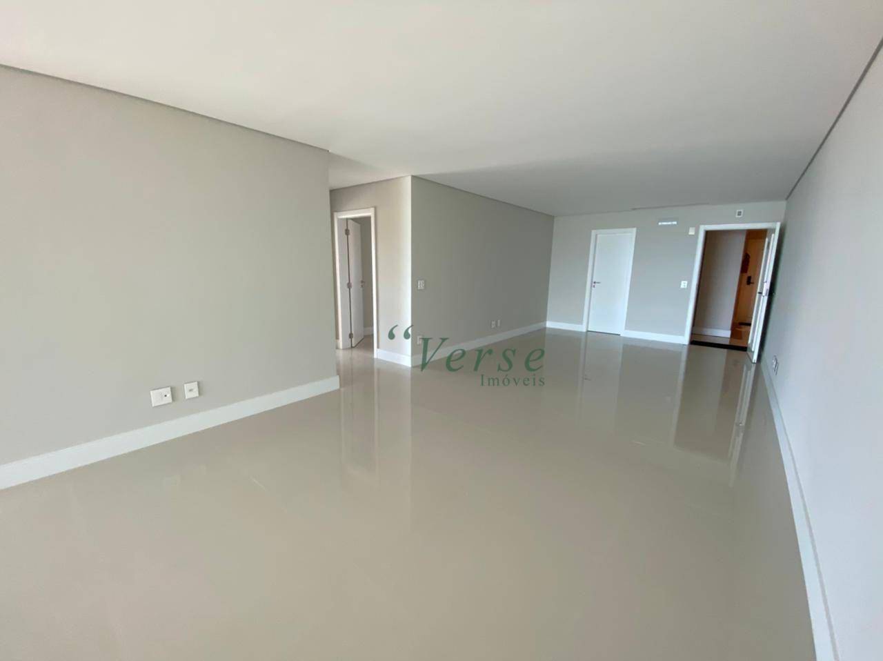 Apartamento à venda com 3 quartos, 155m² - Foto 4