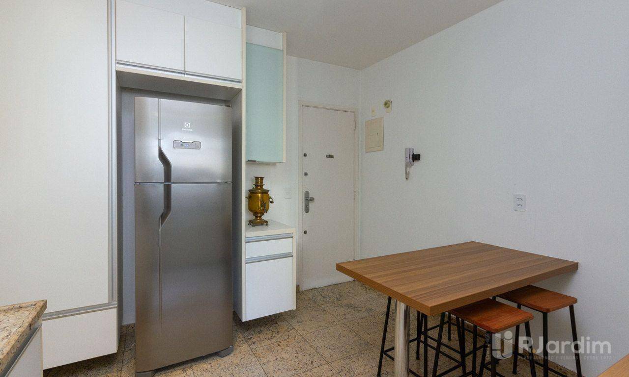 Apartamento para alugar com 3 quartos, 100m² - Foto 15