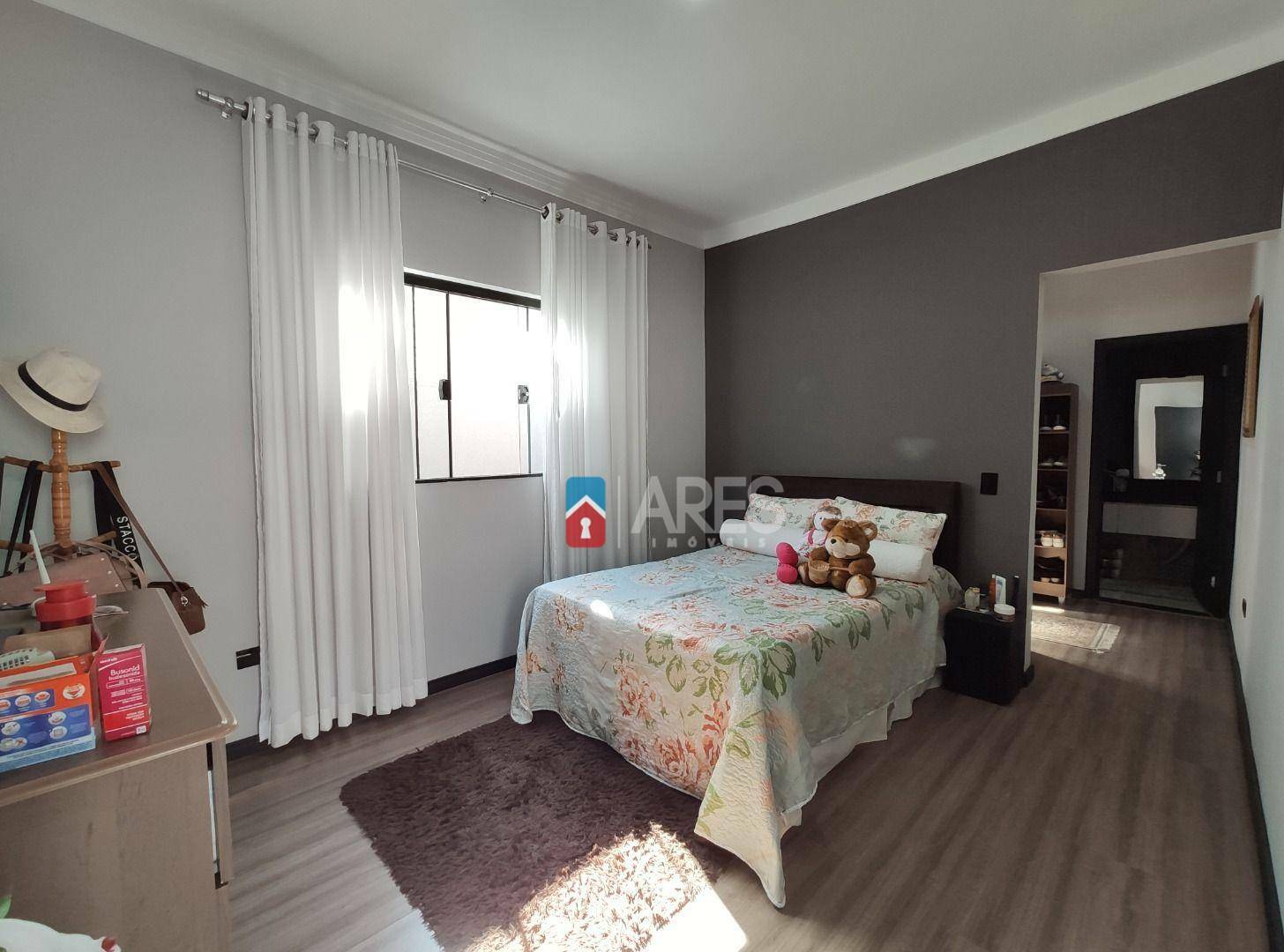 Casa à venda com 2 quartos, 180m² - Foto 12