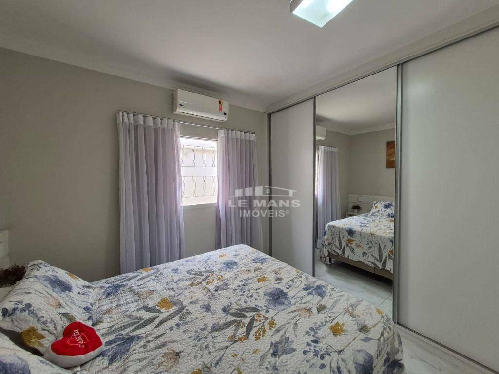 Casa à venda com 3 quartos, 110m² - Foto 14