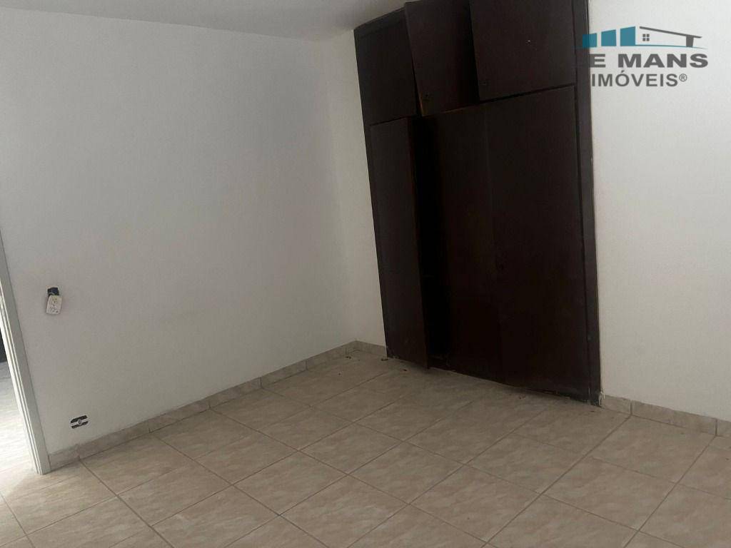 Casa para alugar com 3 quartos, 191m² - Foto 15