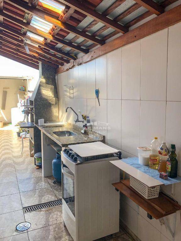 Casa à venda com 4 quartos, 202m² - Foto 15