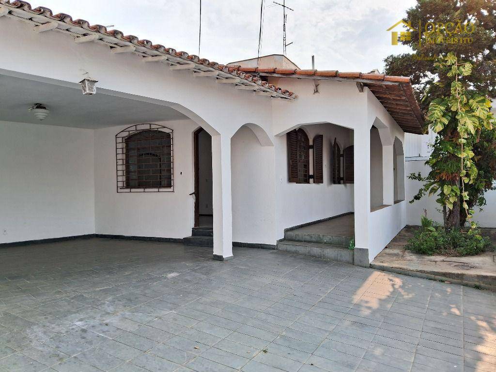 Casa à venda com 2 quartos, 131m² - Foto 1