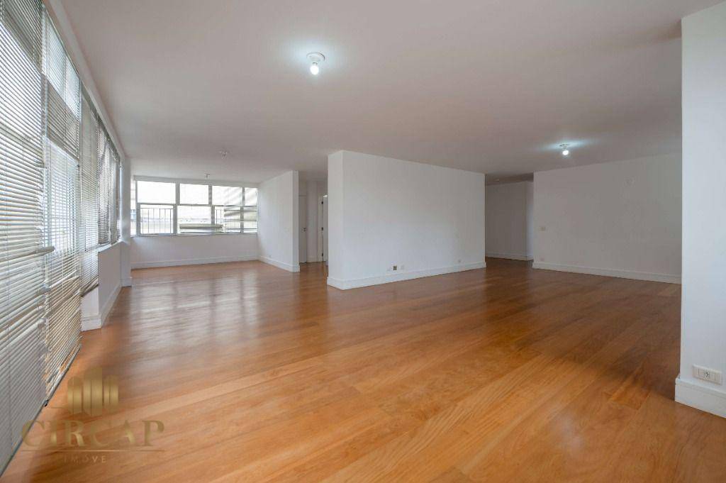 Apartamento à venda com 3 quartos, 240m² - Foto 1